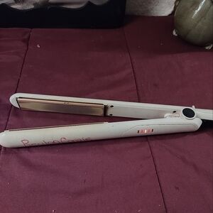 Revlon conair straightener